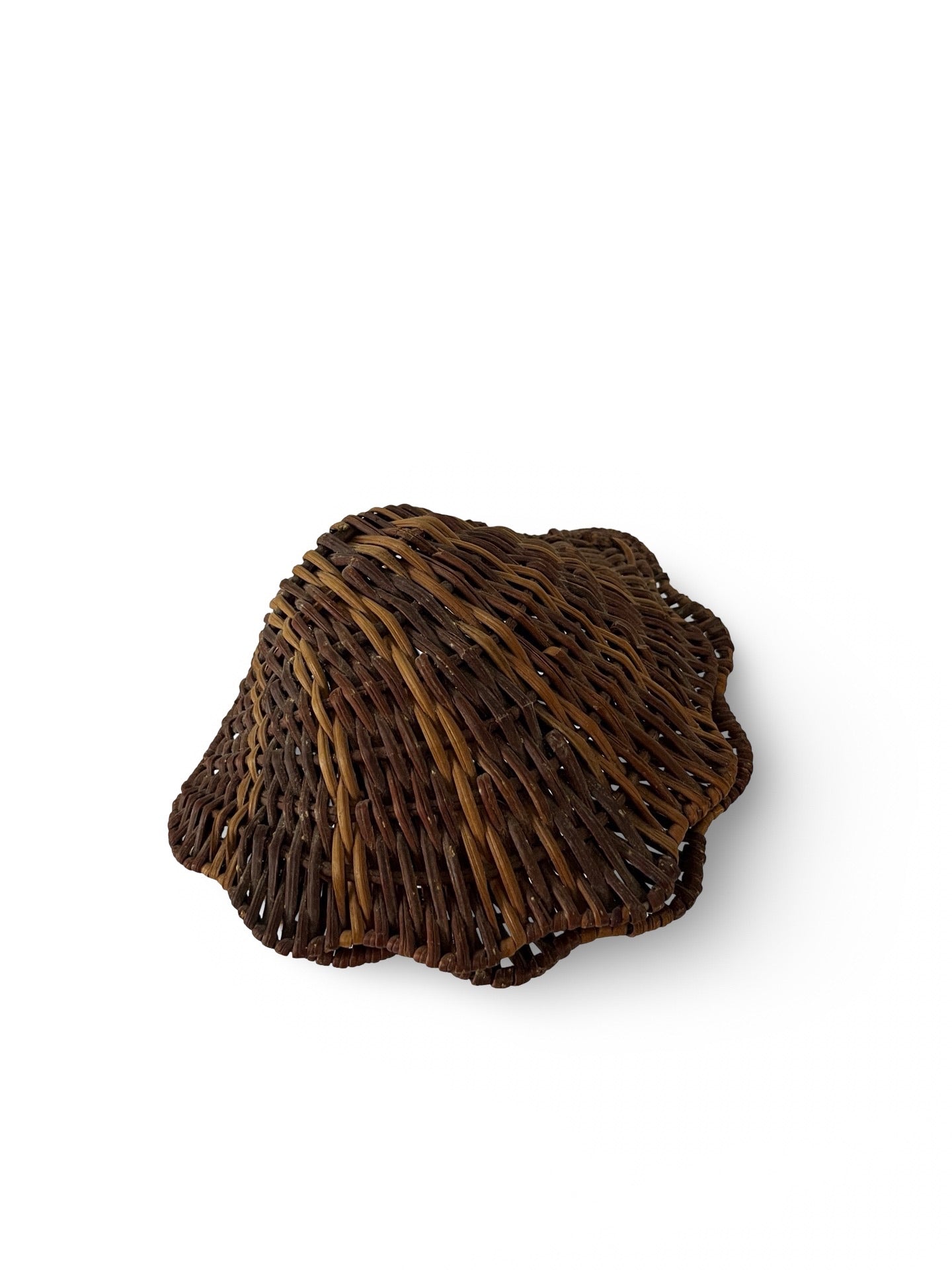 Vintage Wicker Clam