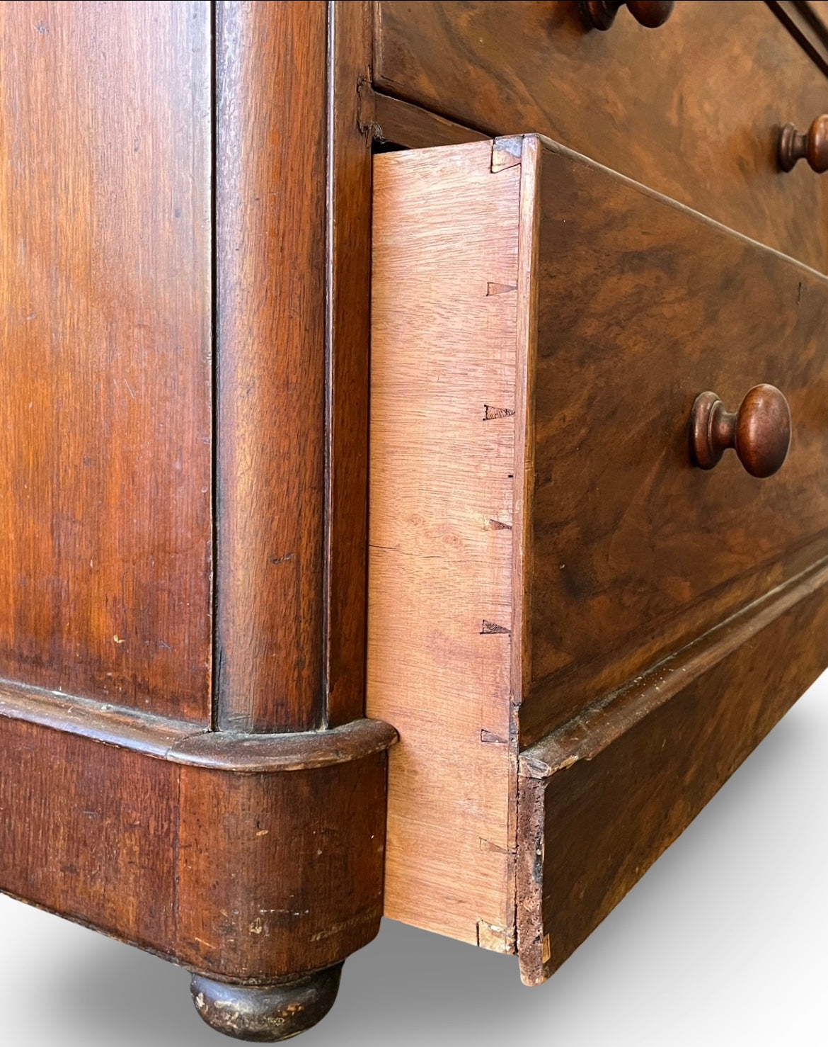 Antique Mahogany Chest of Drawers