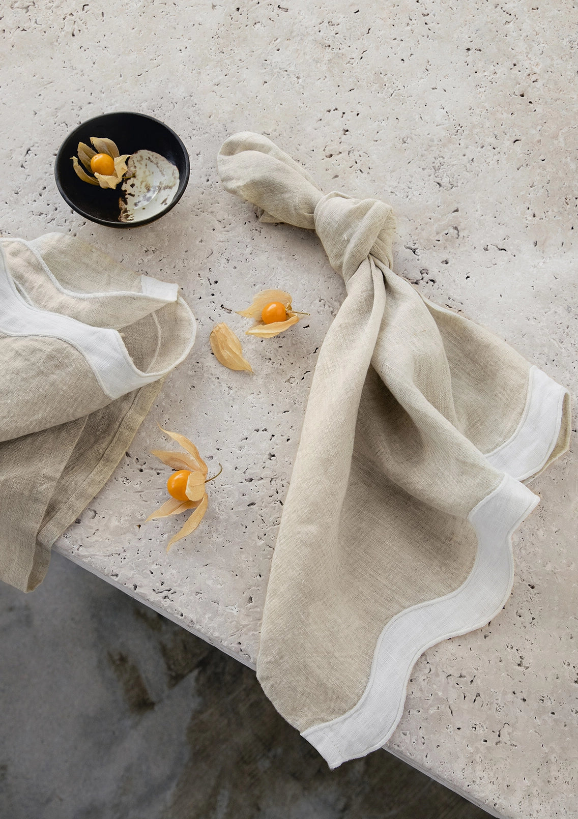 Waved Linen Table Napkins | Natural and White (Set of Four)